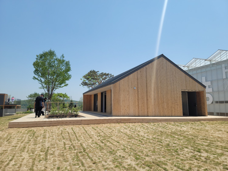 bcccc6b6e3a76994a38c2bf82e0d49ae_1652279