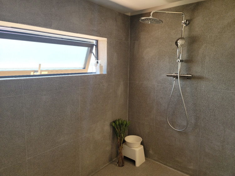 bcccc6b6e3a76994a38c2bf82e0d49ae_1652279