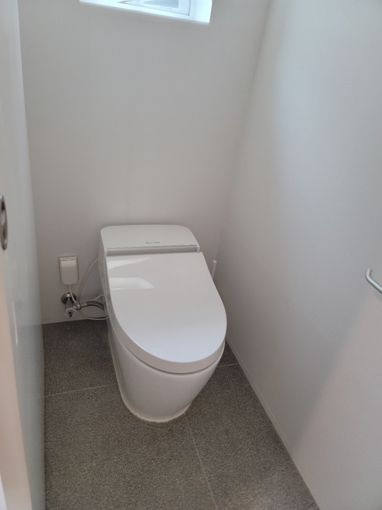 bcccc6b6e3a76994a38c2bf82e0d49ae_1652279